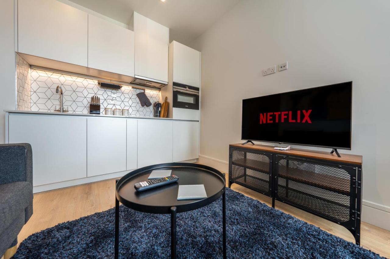 Cozy Apartments - Free Wifi And Parking Onsite Feltham Εξωτερικό φωτογραφία
